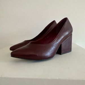 Matt & Nat sibyl vegan block heel in burgundy 38